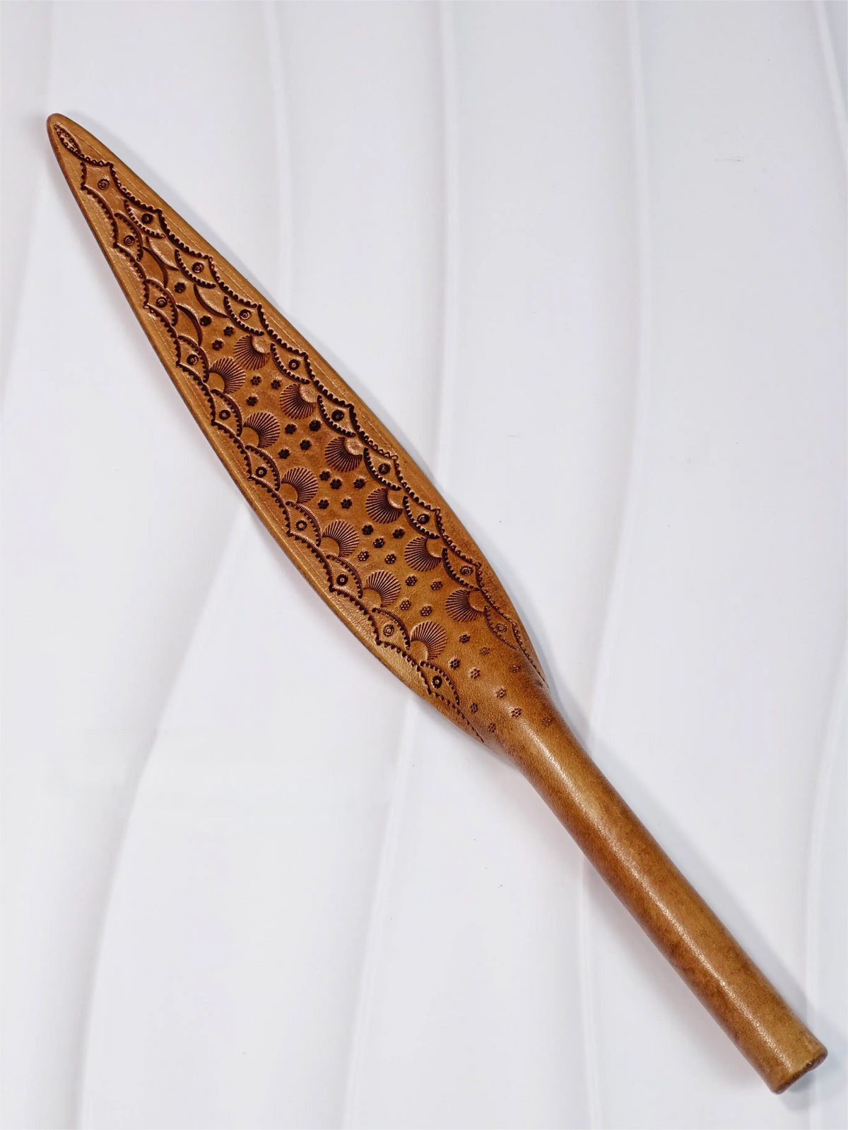 Embossed cowhide paddle (pure handcraft)